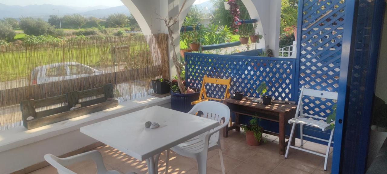 Island Spirit Beach House Polis Bagian luar foto