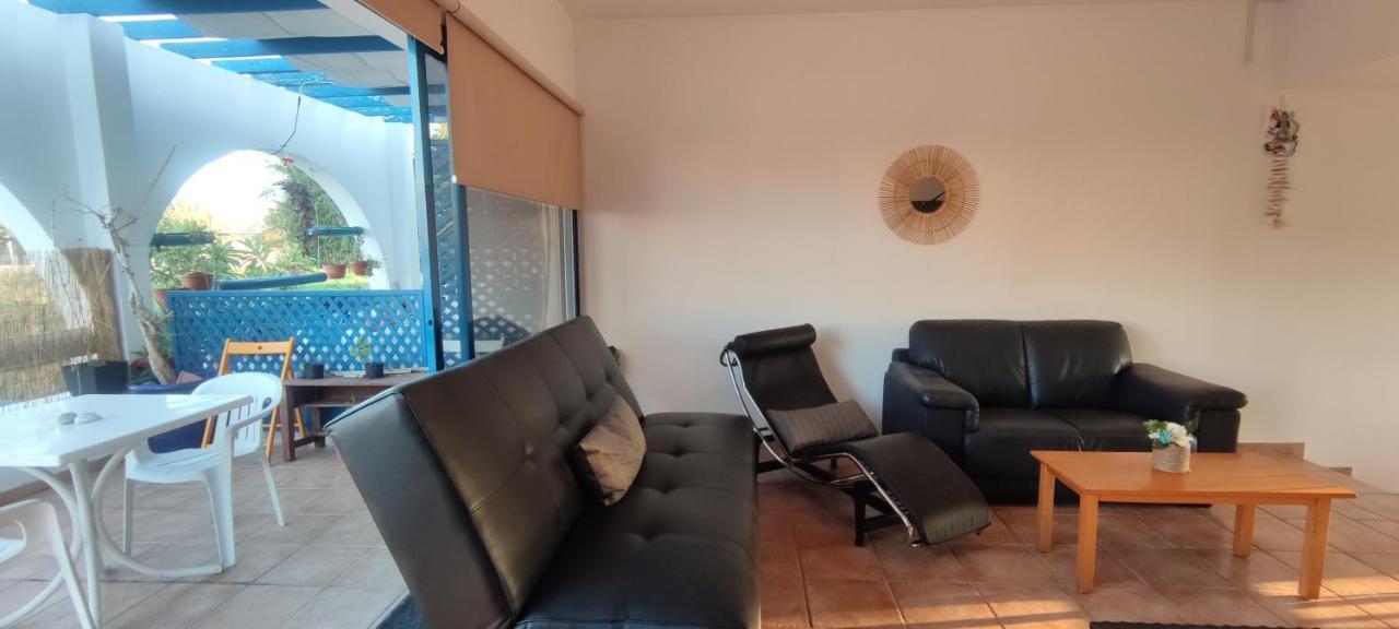 Island Spirit Beach House Polis Bagian luar foto